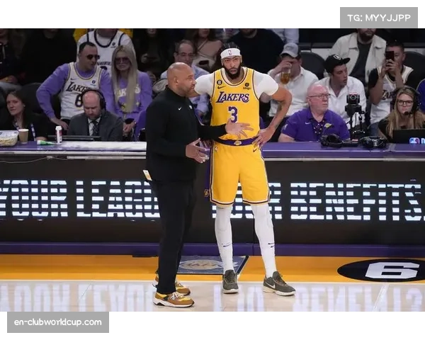 詹姆斯调整角色专注组织 湖人老将逐渐转向控场模式